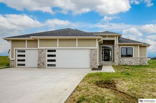 8904 Legacy Street, Papillion, NE 68046