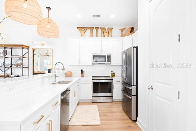 31 Seagrass Landing Ct, Hilton Head Island, SC 29926