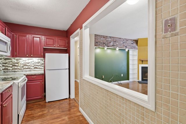 124 College St 2, South Hadley, MA 01075