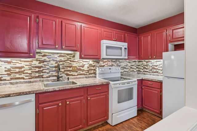 124 College St 2, South Hadley, MA 01075