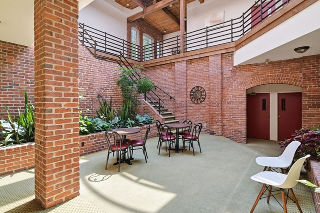 124 College St 2, South Hadley, MA 01075