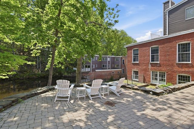 124 College St 2, South Hadley, MA 01075