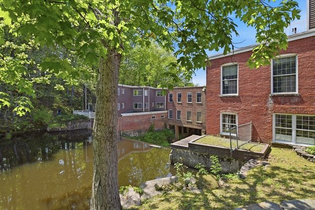124 College St 2, South Hadley, MA 01075