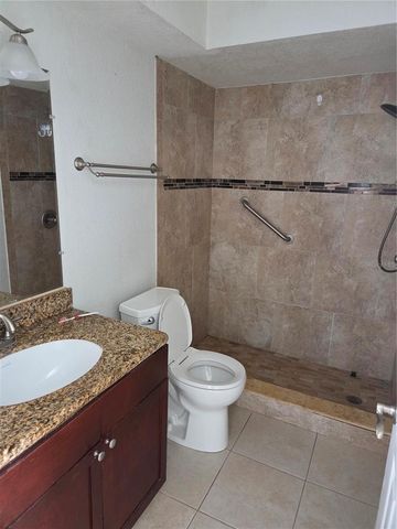 5112 CONROY ROAD 11, Orlando, FL 32811