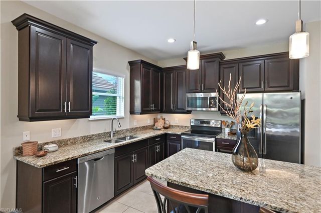 3571 Canopy CIR, Naples, FL 34120