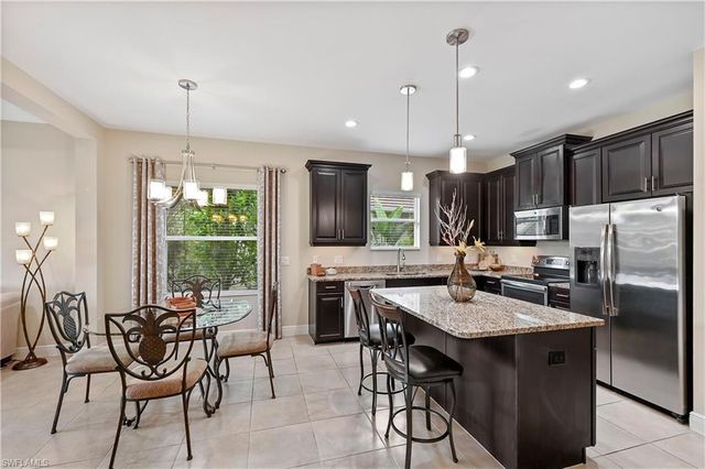 3571 Canopy CIR, Naples, FL 34120