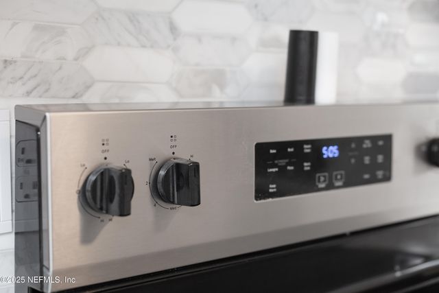 200 1ST Avenue, Welaka, FL 32193