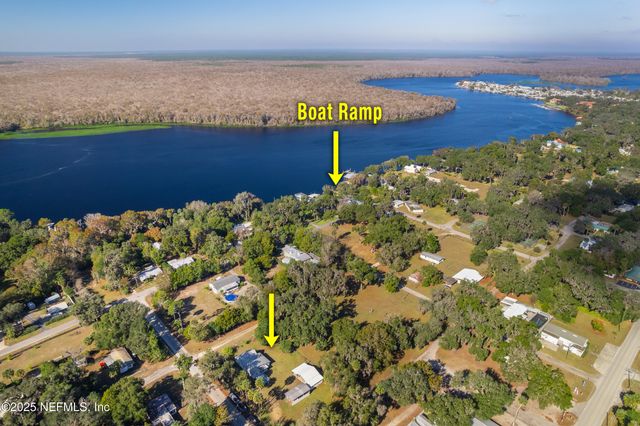 200 1ST Avenue, Welaka, FL 32193