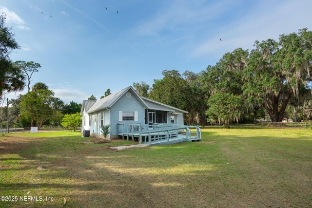 200 1ST Avenue, Welaka, FL 32193
