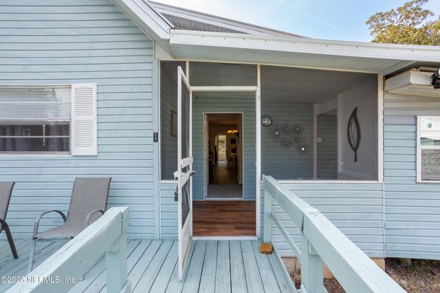 200 1ST Avenue, Welaka, FL 32193