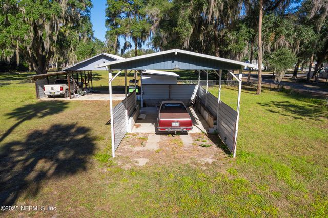200 1ST Avenue, Welaka, FL 32193