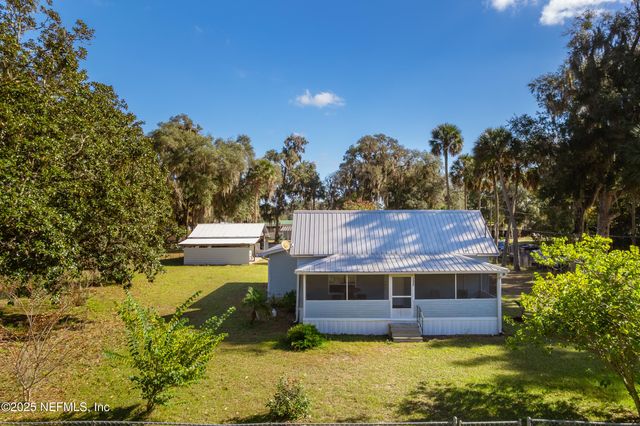 200 1ST Avenue, Welaka, FL 32193