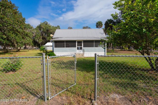 200 1ST Avenue, Welaka, FL 32193