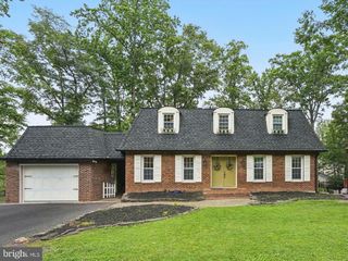 16211 SUNNY KNOLL DR, Dumfries, VA 22025
