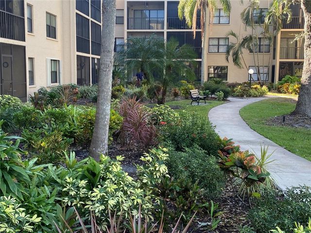 435 30TH AVENUE W D103, Bradenton, FL 34205