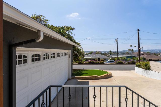 2435 Frankfort, San Diego, CA 92110