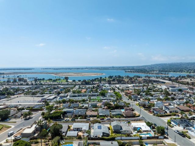 2435 Frankfort, San Diego, CA 92110