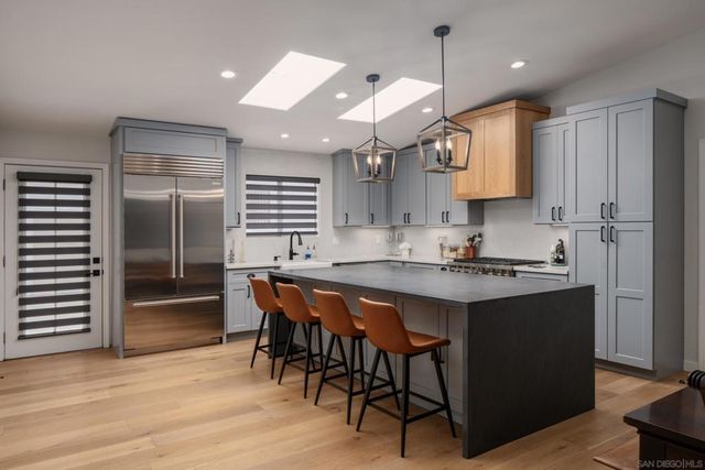 2435 Frankfort, San Diego, CA 92110