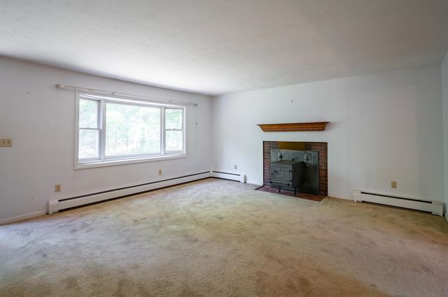 136 Maple Avenue, Atkinson, NH 03811