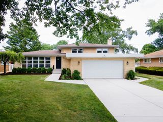 5028 Coyle Avenue, Skokie, IL 60077