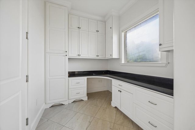 6236 Overbrook Lane, Houston, TX 77057