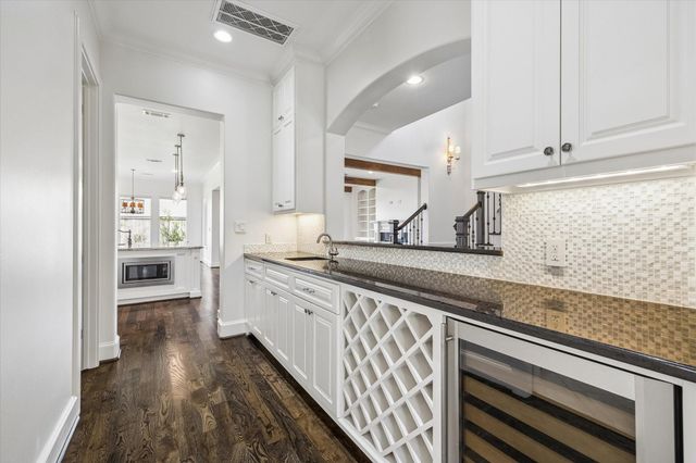 6236 Overbrook Lane, Houston, TX 77057