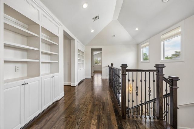 6236 Overbrook Lane, Houston, TX 77057