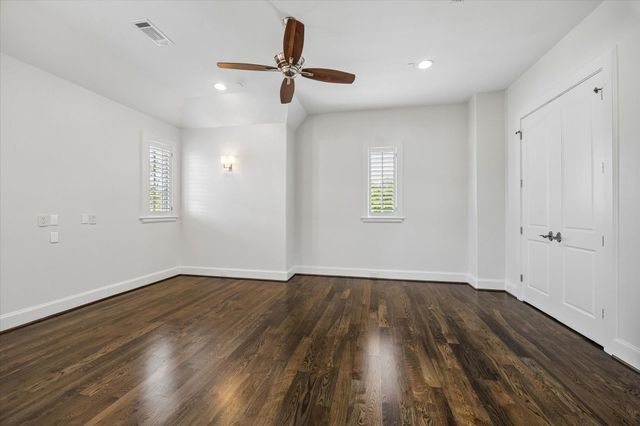 6236 Overbrook Lane, Houston, TX 77057