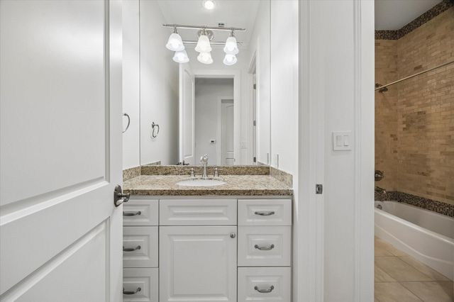 6236 Overbrook Lane, Houston, TX 77057