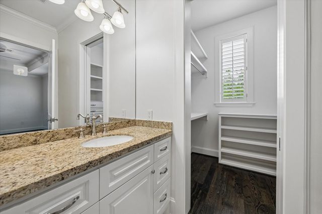 6236 Overbrook Lane, Houston, TX 77057