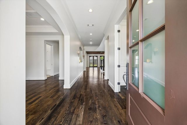 6236 Overbrook Lane, Houston, TX 77057