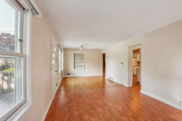 608 E Virginia Avenue, Des Moines, IA 50315