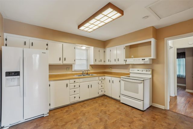 608 E Virginia Avenue, Des Moines, IA 50315