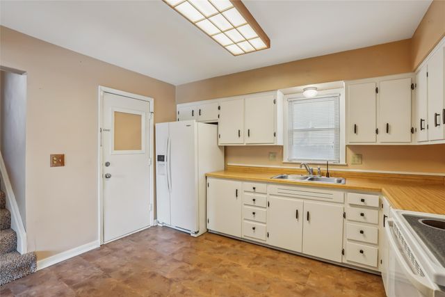 608 E Virginia Avenue, Des Moines, IA 50315