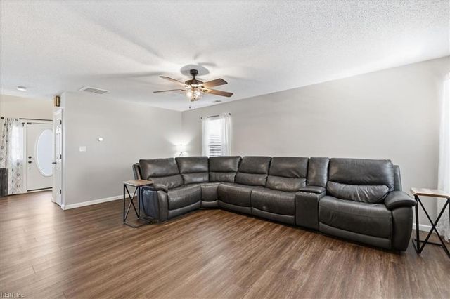 117 Lancelot DR, Suffolk, VA 23434
