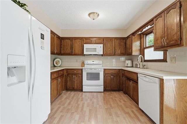 12338 W 105TH Terrace, Overland Park, KS 66215
