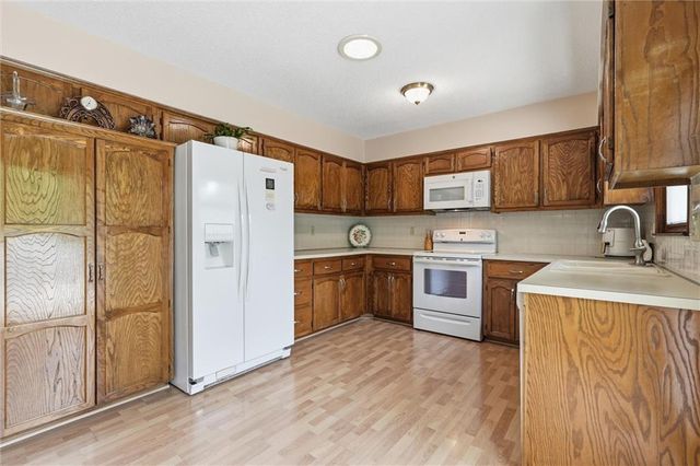 12338 W 105TH Terrace, Overland Park, KS 66215
