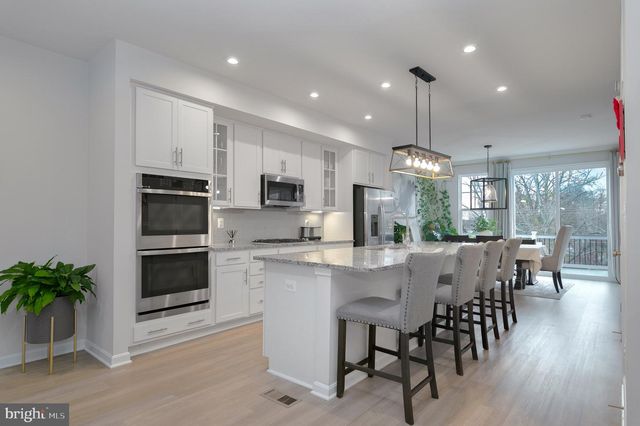 18245 SUMMIT POINTE DR, Triangle, VA 22172