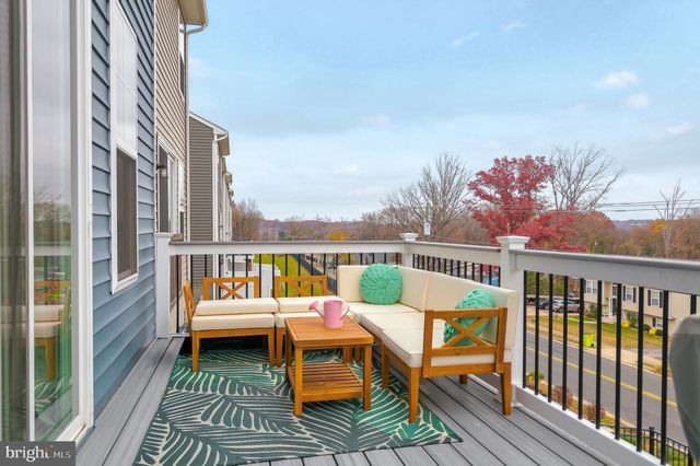 18245 SUMMIT POINTE DR, Triangle, VA 22172