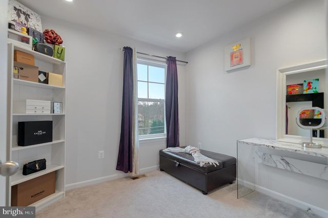 18245 SUMMIT POINTE DR, Triangle, VA 22172