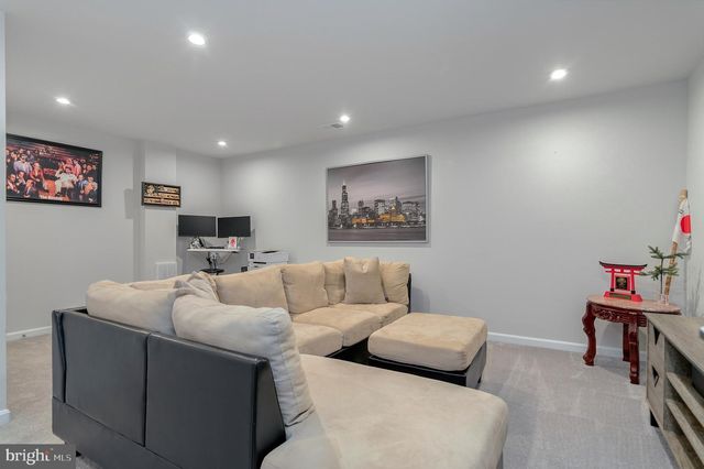 18245 SUMMIT POINTE DR, Triangle, VA 22172