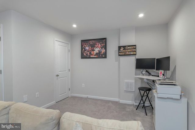 18245 SUMMIT POINTE DR, Triangle, VA 22172