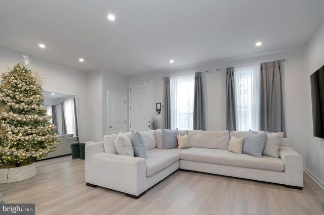 18245 SUMMIT POINTE DR, Triangle, VA 22172