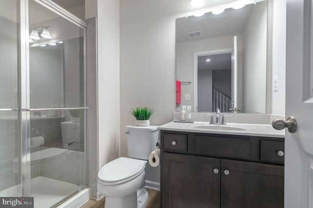 18245 SUMMIT POINTE DR, Triangle, VA 22172