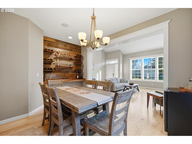 4913 E MASTERS Dr, Newberg, OR 97132