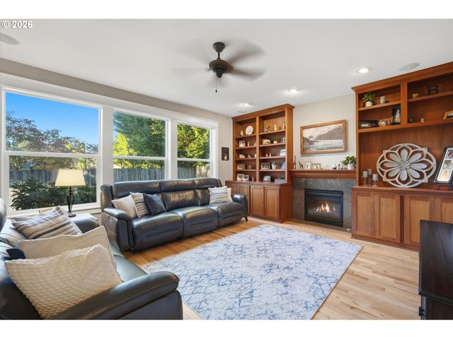 4913 E MASTERS Dr, Newberg, OR 97132