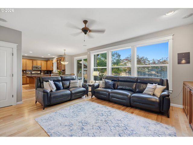 4913 E MASTERS Dr, Newberg, OR 97132