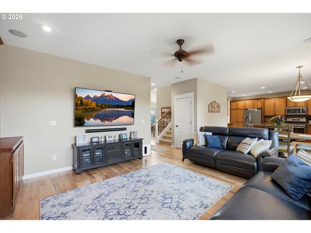 4913 E MASTERS Dr, Newberg, OR 97132
