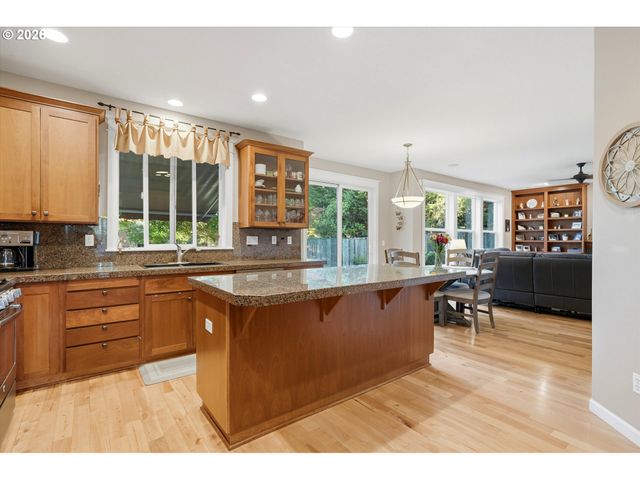 4913 E MASTERS Dr, Newberg, OR 97132