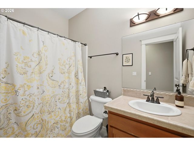 4913 E MASTERS Dr, Newberg, OR 97132